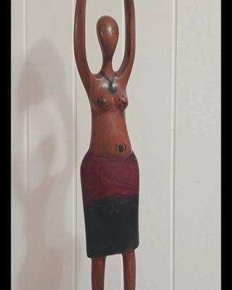 Scultura etnica in legno -figura slanciata 