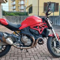 DUCATI Monster 821