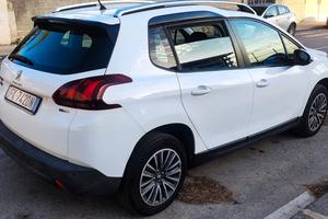 Peugeot 2008 PureTech Active 1.2 Benzina – 67.000