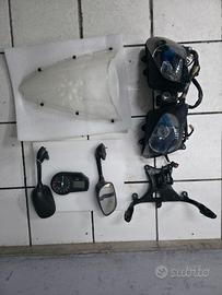 Vari ricambi originali Yamaha R1 2000/2001