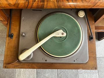 Mobile giradischi metà 900
