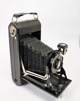 Fotocamera pieghevole " Zeiss Ikon Ikonta 520/2 "