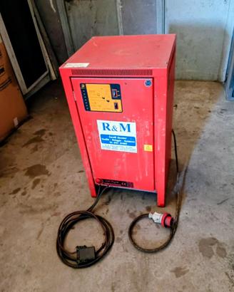 Carica batterie per muletto