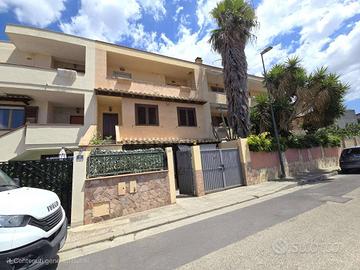 Casa indipendente di 210 m² con più di 5 locali a 