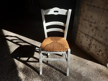 Sedie in legno shabby chic