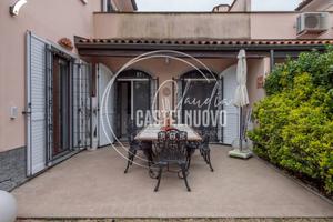 Villetta a schiera di 223 m² con 4 locali e box au