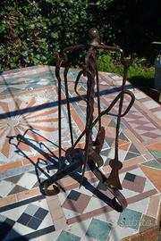 Alare artigianale per con  4 attrezzi