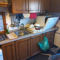 Cucina usata compresa di forno