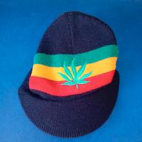 cappellino rasta in lana con visiera nuovo! 