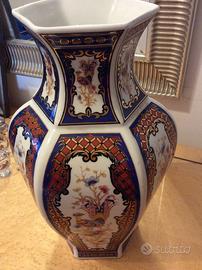 Vaso in ceramica con  Pavoni - Stile Imari -