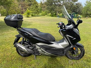HONDA Forza 300