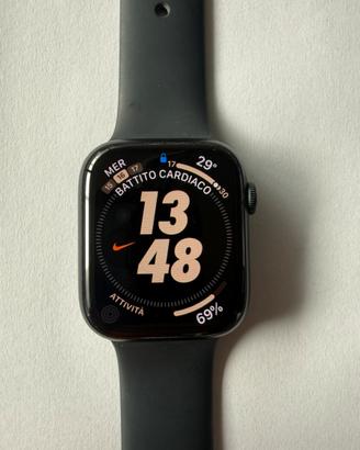 Apple Watch Serie 8 - 45 mm GPS + CELLULAR