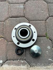 Mozzo ruota posteriore con cuscinetto opel corsa D