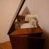 macchina da cucire anni 70 marca Singer