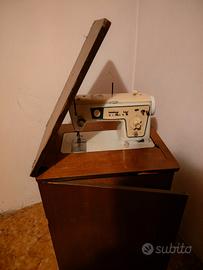 macchina da cucire anni 70 marca Singer