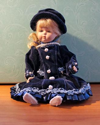 Bambola da collezione in stile vintage