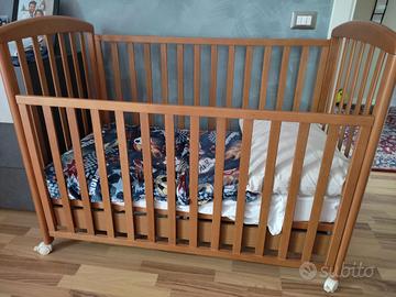 Lettino con mobile fasciatoio