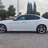 Alfa Romeo Giulia Sport Launch Edition 180cv