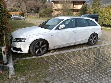Audi A4 SW anno 2011, SLINE