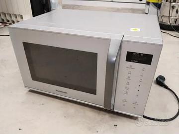 Forno a Microonde con Grill e programmi automatici