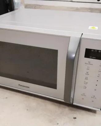 Forno a Microonde con Grill e programmi automatici