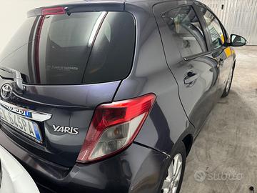 TOYOTA Yaris - 2012 Diesel