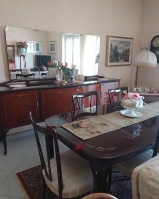 Salotto d' antiquariato