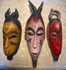 Set maschere tribali africane intagliate a mano
