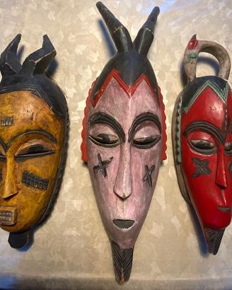Set maschere tribali africane intagliate a mano