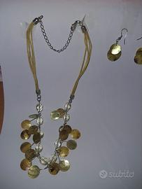 Collana verde con orecchini