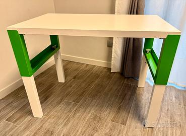 Scrivania regolabile