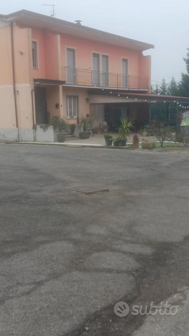 Casale Frati con terreno 19728 mq. Castell'Arquato - Vista 4