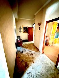 Tolentino appartamento 128 mq garage e balconi