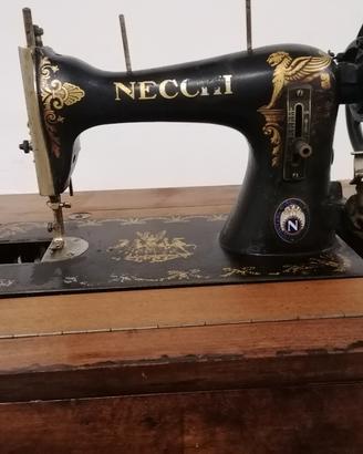 Macchina da cucire Necchi