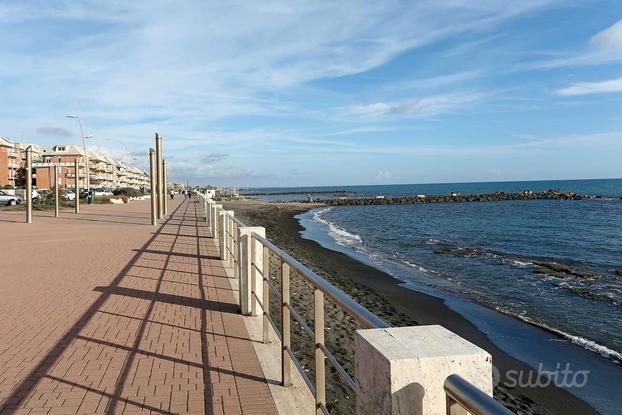 Bilocale con BALCONE / Ostia