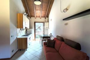 CASA DI CORTE A MESERO
