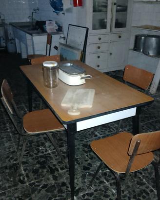 Tavolo da cucina con sedie in formica anni '60
