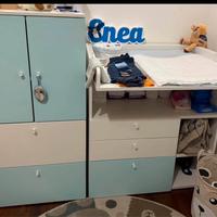 Fasciatoio e piccolo armadio bimbo