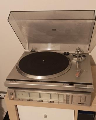 giradischi Technics con amplificatore Marantz 