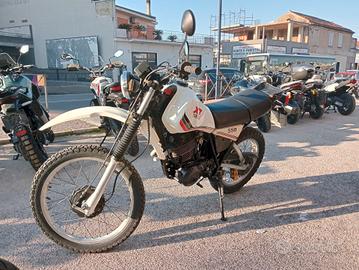 Yamaha XT 550 - 1983
