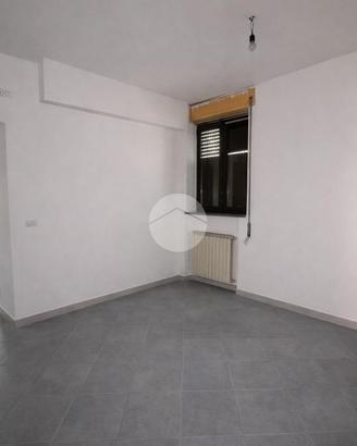 NEGOZIO A COMUN NUOVO
