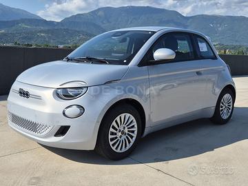 Fiat 500 500e 42 kwh entry pack tech