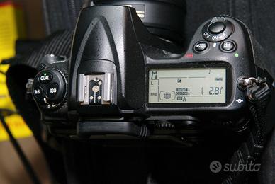 Fotocamera Nikon D300 con obiettivo  Nikkor 18-55