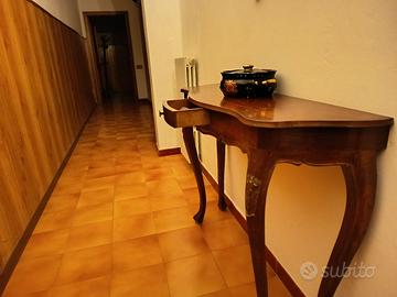 Mobiletto portaoggetti