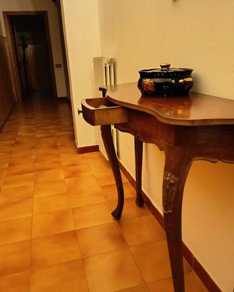 Mobiletto portaoggetti