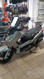 Yamaha X-Max 250