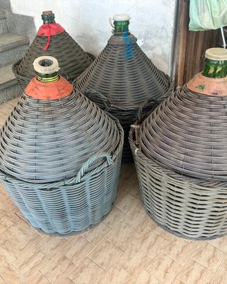 4  Damigiane con rivestimento in plastica