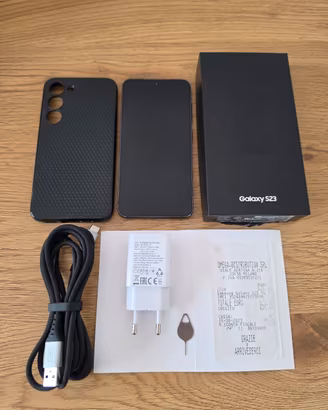 Samsung Galaxy S23 + accessori