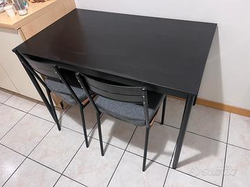 Tavolo Ikea Sandsberg e coppia di sedie e cuscini