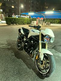 Triumph street triple 675s A2